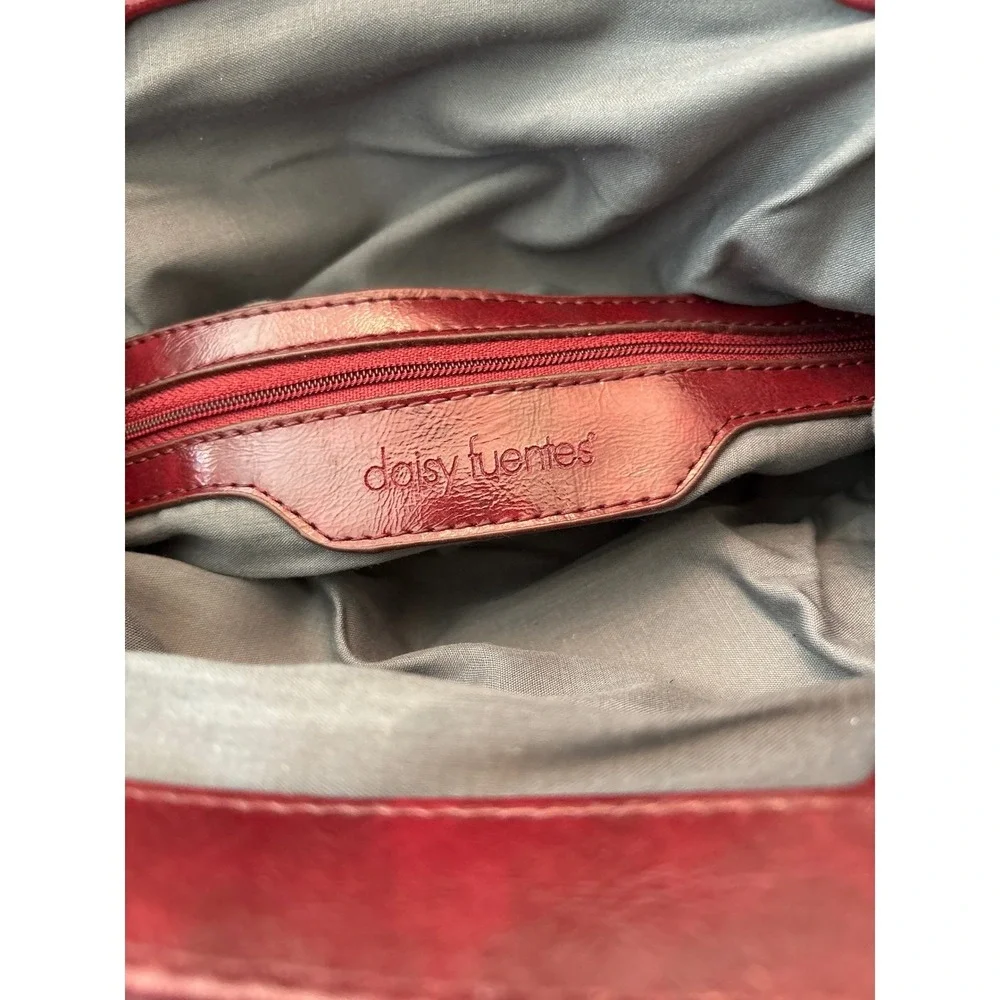 Daisy Fuentes Clutch Bag Womens Medium Burgundy Excellent Pleated Faux Leather